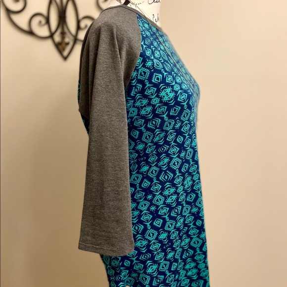 LuLaRoe Randy Top- Size Small 👚 - Picture 4 of 7